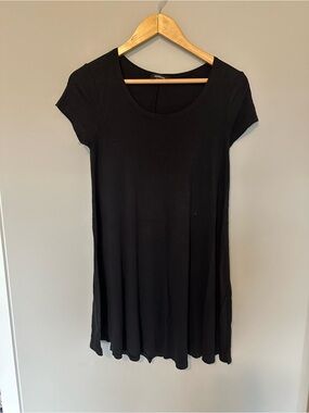 Women's Black Scoop Neck Top
